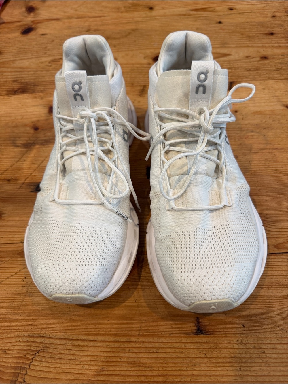 On Running Women's White Lightweight Athletic Sneakers